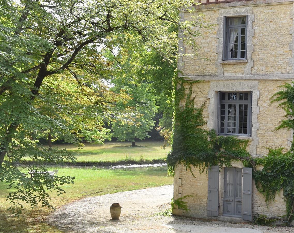 Bed and Breakfast Manoir De Plaisance Benon Exteriér fotografie